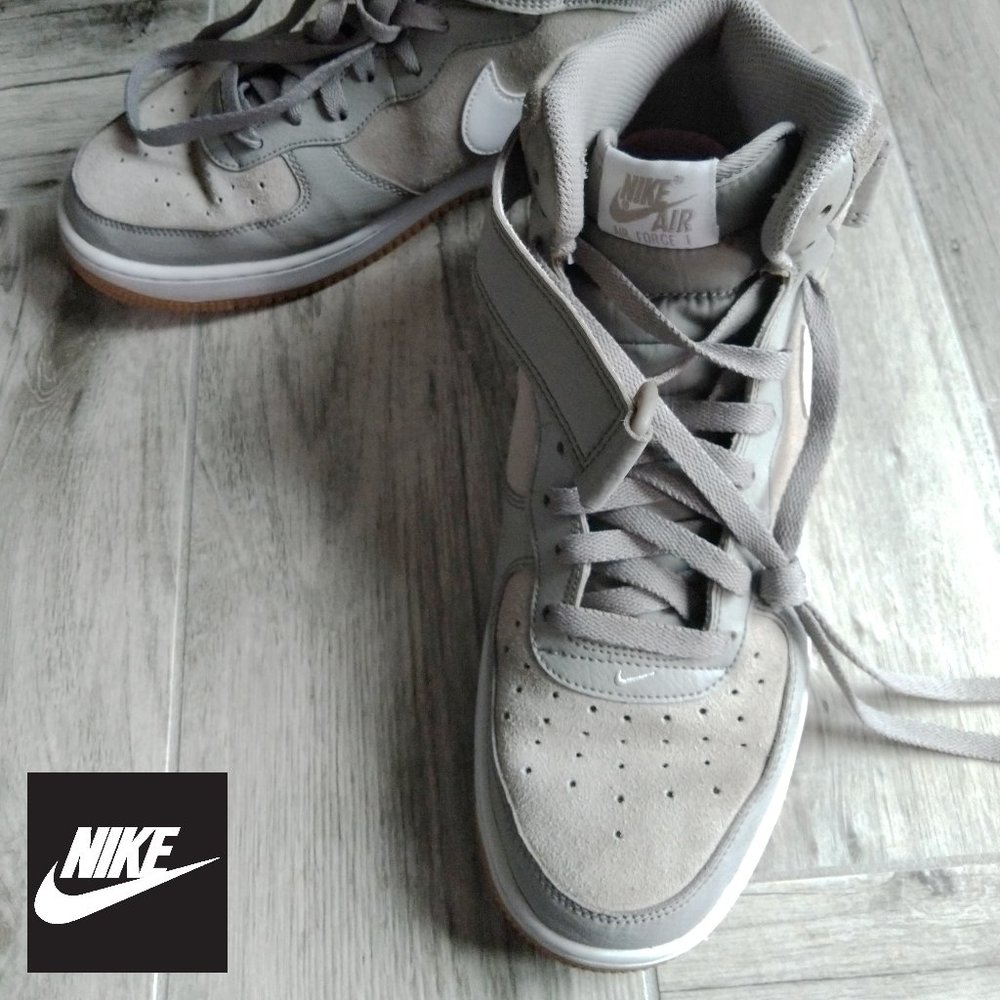 NIKE Air Force 1 Mid Top Sneakers